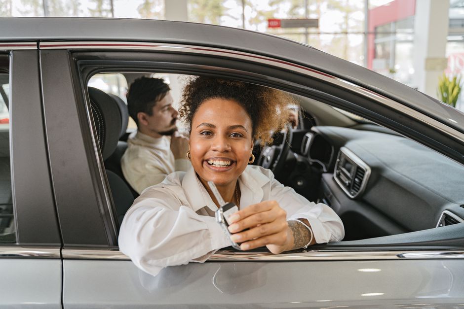 used car sale keys handover